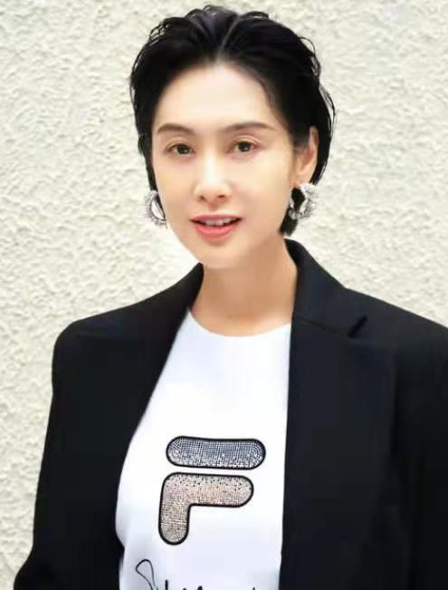 小個子不一定穿裙子好看,九分褲 靴子更好看,顯高還提氣質 小個子不一定穿裙子好看,九分褲 靴子更好看,顯高還提氣質