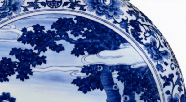 一隻乾隆抱月瓶，5萬翻漲1500萬，撿漏界的代表古董件