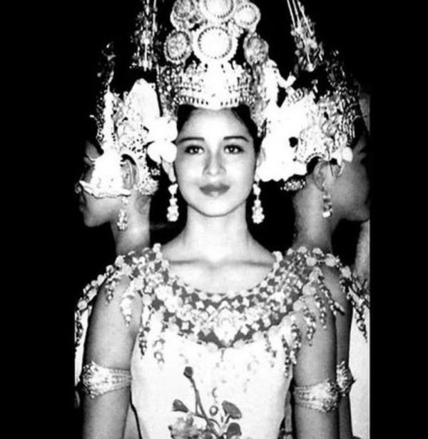 柬埔寨太后:年輕時和3情敵爭寵沒輸,兒子68歲不結婚她卻管不住 柬埔寨太后:年輕時和3情敵爭寵沒輸,兒子68歲不結婚她卻管不住