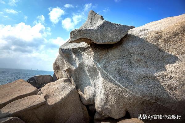 海南有一處奇特海岸風光，詮釋海枯石爛的真諦，深邃的海水更迷人