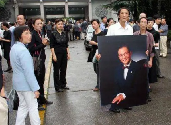 &OpenCurlyDoubleQuote;經典反派演員&rdquo;陳述：病中子女冷淡，死後子女卻和妻子爭奪房產