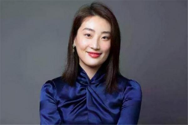 娃哈哈公主宗馥莉：身價800億40歲還單身，成父親宗慶後的心病