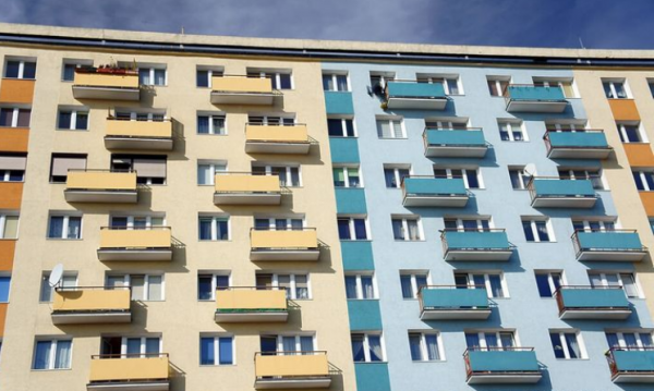 為什麼，親戚說&OpenCurlyDoubleQuote;買東不買西&rdquo;，懂行人卻說&OpenCurlyDoubleQuote;聰明人都買西戶&rdquo;？