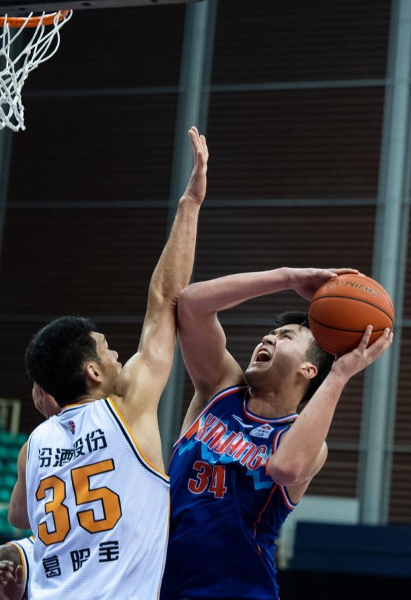 CBA第一階段：山西汾酒股份隊不敵新疆伊力王酒隊