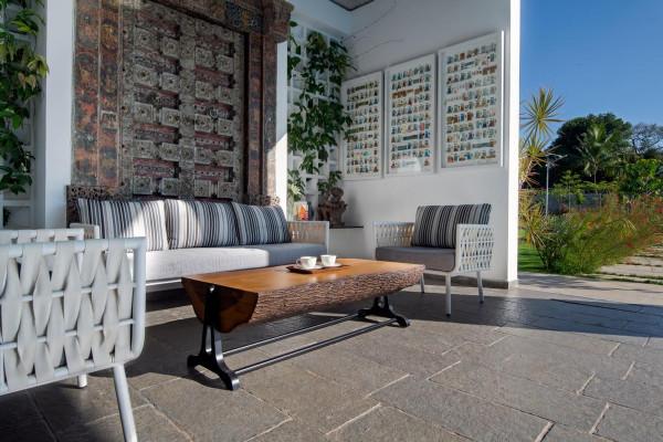 當結構變得“隱形”，藝術收藏和戶外景觀將成為焦點