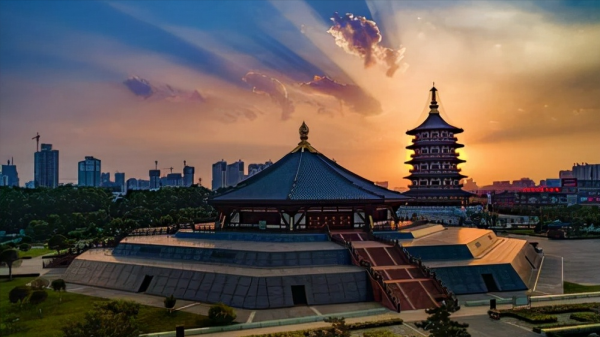 洛陽發現西漢時期的墓葬群，墓內出土文物很多，墓主身份至今成謎