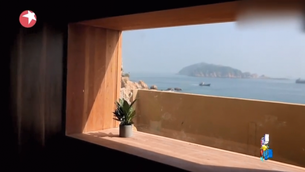 同樣花了130萬,爆改懸崖之上老破危房,真的太牛了 同樣花了130萬,爆改懸崖之上老破危房,真的太牛了