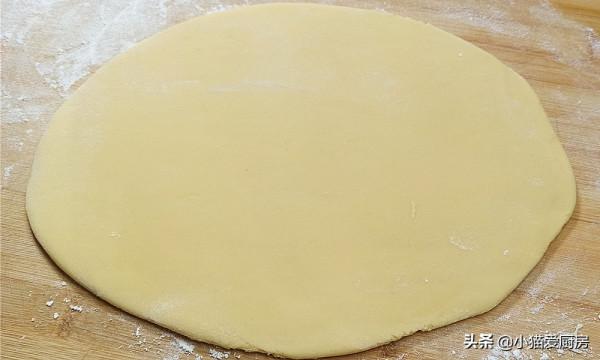 過年少不了的小零食&OpenCurlyDoubleQuote;香酥芝麻條&rdquo;，香酥香酥可口，孩子喜歡