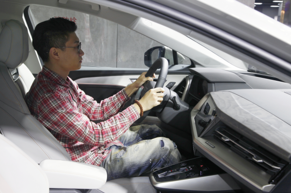 上汽奧迪Q5 e-tron亮相廣州車展，豪華純電SUV開啟預訂