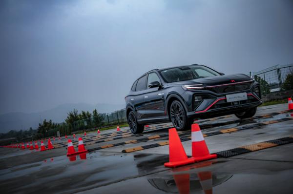 上汽R汽車MARVEL R自帶黑武士特效