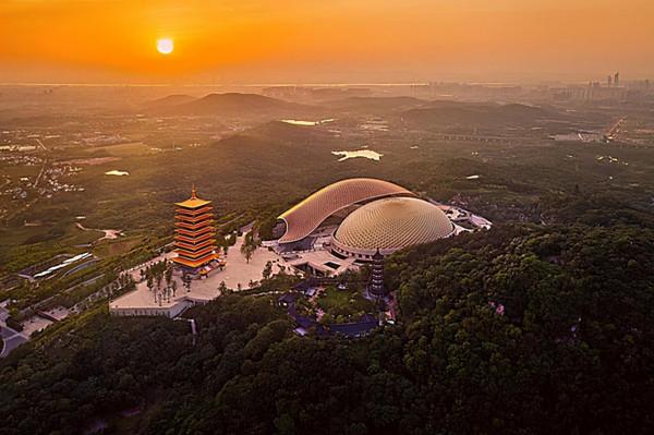 寧夏解放：馬鴻逵瘋狂叫囂打到最後一個人，結果7萬大軍不戰而降