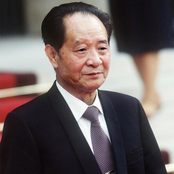 國民黨師長率萬人起義，47歲拒當司令員回鄉，胡耀邦專門設宴送行