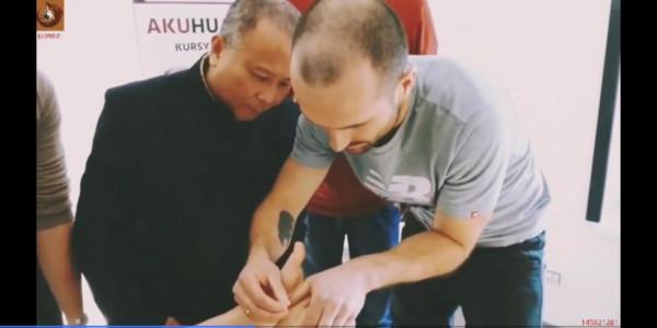 “諸風掉眩，皆屬於肝”，眼瞼抽搐和肝的關係