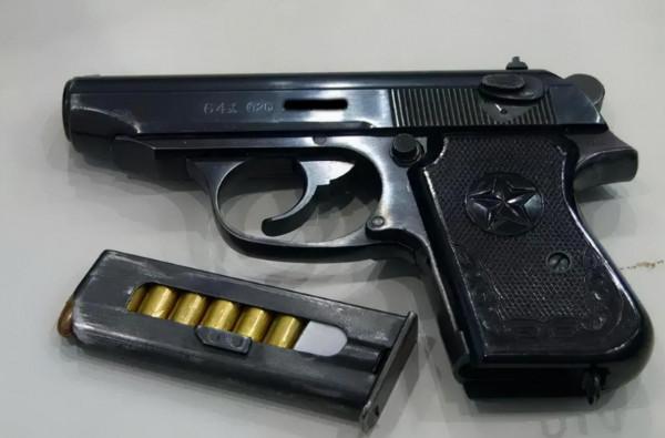 國產手槍的艱難研發史：64式手槍耽擱20年，77式大膽創新卻有缺陷