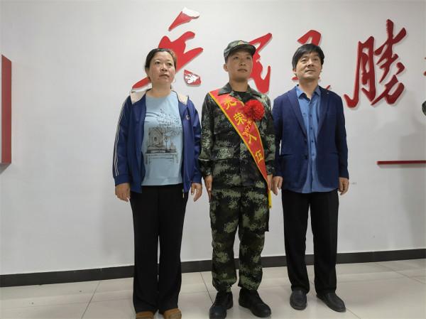 @新兵家長,“孩兒”已經長大 @新兵家長,“孩兒”已經長大