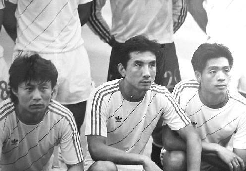 1986年第五屆魚尾獅杯,國足7戰6勝1平,最終捧起冠軍獎盃 1986年第五屆魚尾獅杯,國足7戰6勝1平,最終捧起冠軍獎盃