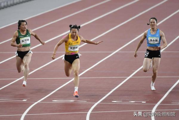 全運會女子百米奪冠 哪吒頭的葛曼棋如同踩上了風火輪