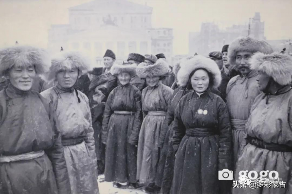 世紀曆史：蒙俄建交100週年圖片展