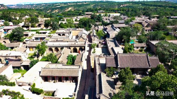 山西介休有一神秘古堡,譽為天下第一星象村,藏有中國罕見的琉璃碑