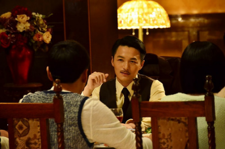 演出“亦正亦邪”就服這10位!帥氣俊美不說,最怕他輕飄飄一笑 演出“亦正亦邪”就服這10位!帥氣俊美不說,最怕他輕飄飄一笑