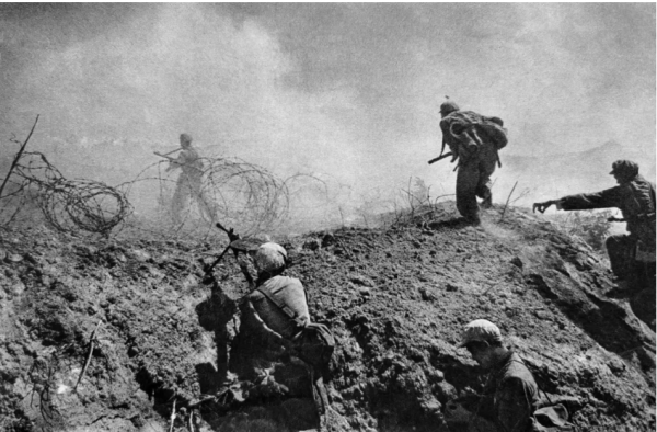 部隊連戰連勝，韓先楚卻感覺不對勁：這是薛嶽在使壞