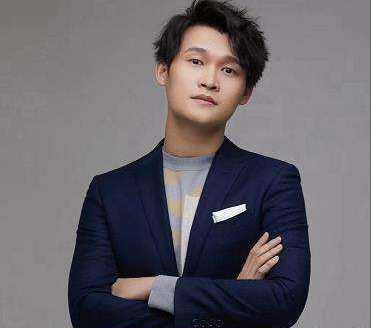 趙本山又一徒弟脫離本山傳媒，自立門戶疑似搶飯碗，這個人是誰？