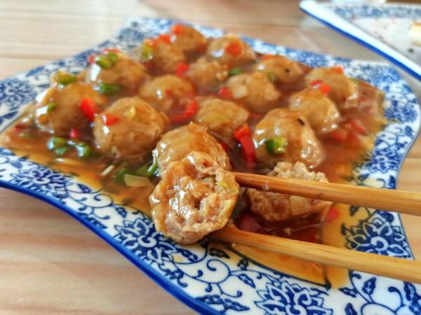 今天的午餐很特別，三樣風格的美食湊成一桌，超級好吃