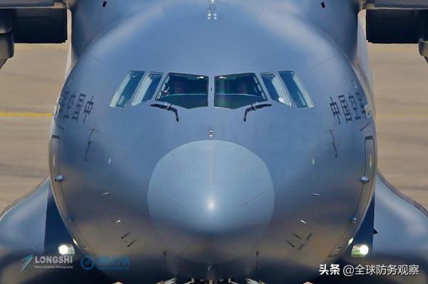 國產運20威武霸氣，具備洲際投送能力，奔赴湯加，展示解放軍實力
