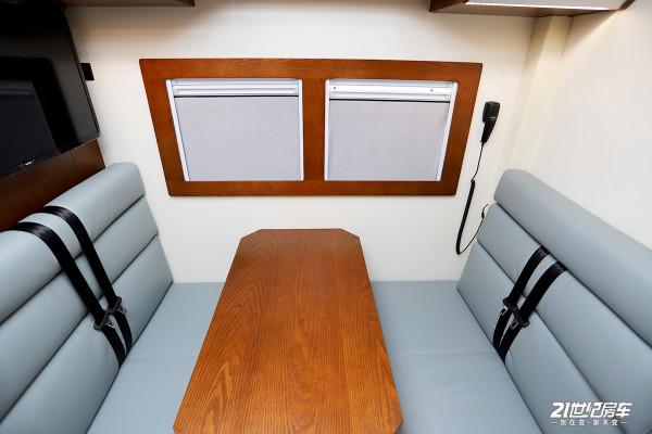 實力比肩進口MAN，實拍國內重卡傑出代表之羅曼威爾德越野房車