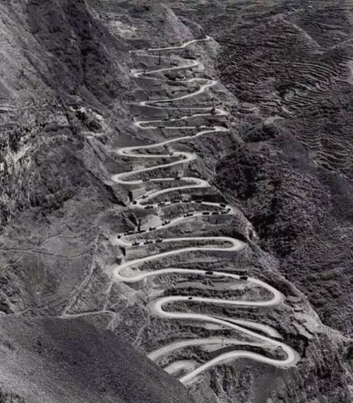 中央紅軍長征到雲南後，為何能迅速巧渡金沙江？龍雲獻圖功不可沒