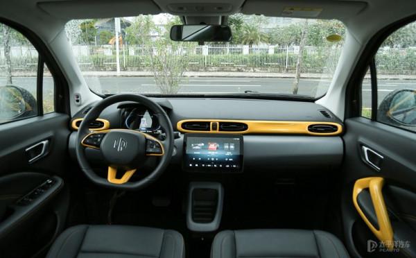 ８萬買的&OpenCurlyDoubleQuote;老年代步車&rdquo;比20多萬的車還牛？零跑T03讓人大吃一驚