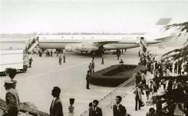 1984年葉劍英肺病惡化，中央已準備追悼會，危急時鐘南山力挽狂瀾