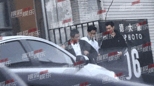 李亞鵬戴婚戒疑和女友婚訊將近!曾追周迅王菲,終於不做軟飯男? 李亞鵬戴婚戒疑和女友婚訊將近!曾追周迅王菲,終於不做軟飯男?