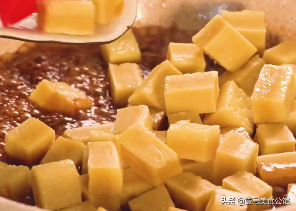 簡單好吃的醬香小米豆腐，鮮香微辣，營養味美，吃了一次還想吃