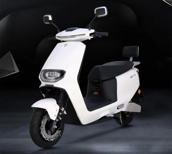 本鈴智速T8電動車評測:搭載1200W專用電機,推背感十足 本鈴智速T8電動車評測:搭載1200W專用電機,推背感十足