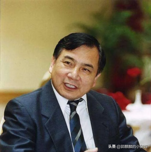 京A88888車主有多少礦？趙本山在他的晚宴上，只能站著陪酒