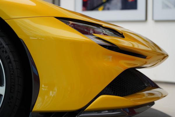 體驗法拉利SF90 Spider，千匹馬力敞篷混動超跑，2.5秒即可破百