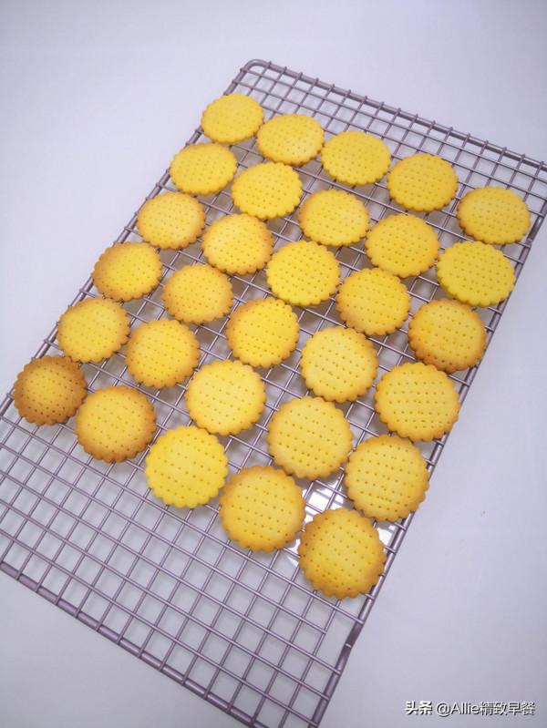 玉米麵還可以這樣做，無糖少油嘎嘣脆，健康零食又充飢，真厲害