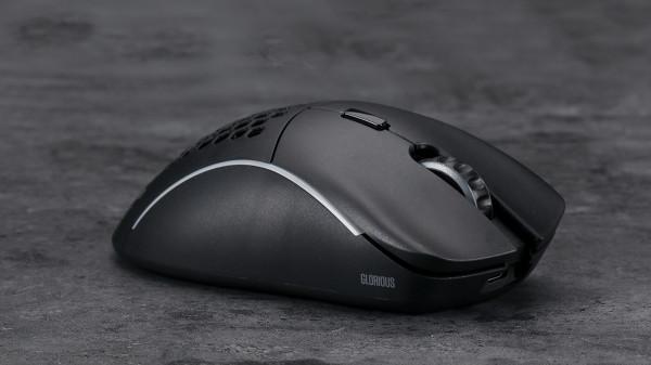 Glorious Model D無線輕量化遊戲滑鼠評測：模範手感