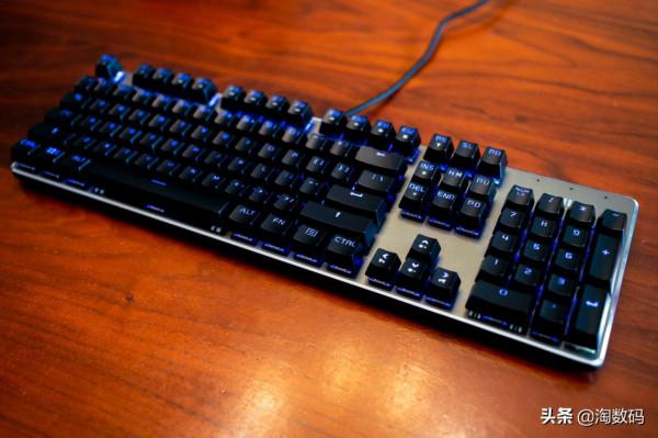 ¥99撿漏全鍵區RGB燈效+合金面板,國產廉價青軸機械鍵盤開箱曬單 ¥99撿漏全鍵區RGB燈效+合金面板,國產廉價青軸機械鍵盤開箱曬單