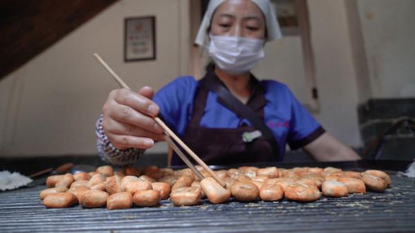 紅河的秋，是哈尼梯田綠如錦、異龍湖畔稻花香、臨安滿是美食香……