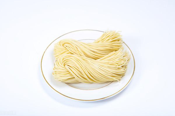 長期吃麵條對身體到底是好還是不好？醫生直言：注意3點就可以