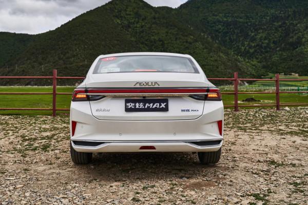 試駕賽道級寬體家轎奕炫MAX 從麗江自駕香格里拉納帕海