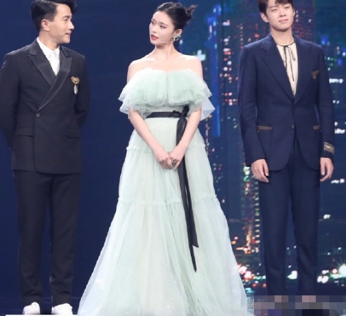 中秋晚會10位女星盛裝出席,感覺李宇春又截胡了 中秋晚會10位女星盛裝出席,感覺李宇春又截胡了