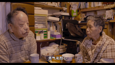 下嫁毀容男、喪子又殘疾、一家10口蝸居破房50年，她卻說無比幸福