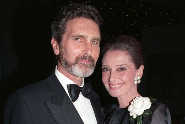 赫本嫁了兩次，卻依然霸佔了他42年的愛，紀梵希：我愛你，你隨意