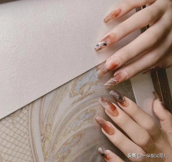 推薦10款&quot;仙喪風&quot;美甲，小眾卻好看，姐妹們一定要試試哦