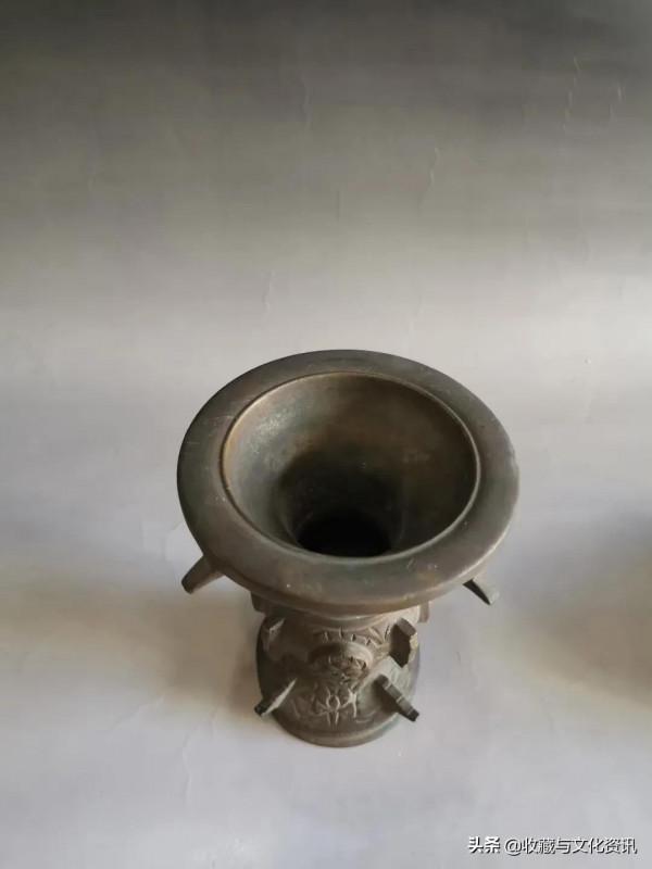 民國四出戟鏨刻團花銅花觚鑑賞