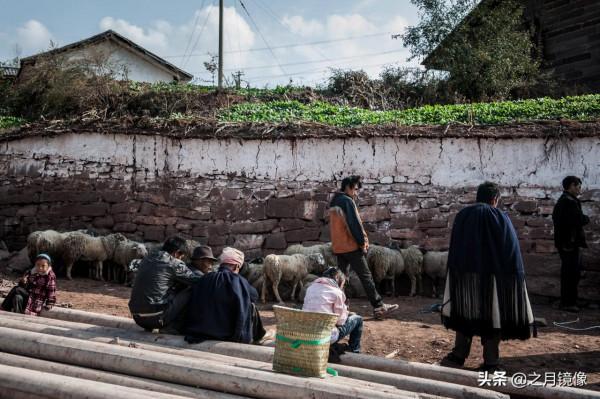 彝族年趕集 大涼山十年記之2011(2) 彝族年趕集 大涼山十年記之2011(2)