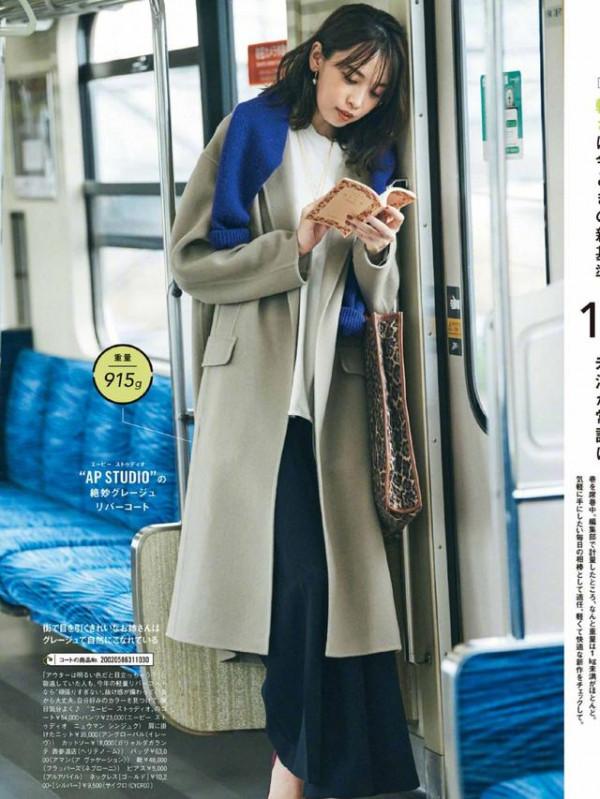 今冬流行的“莫蘭迪色大衣”，優雅減齡又大氣，尤其適合中年女性